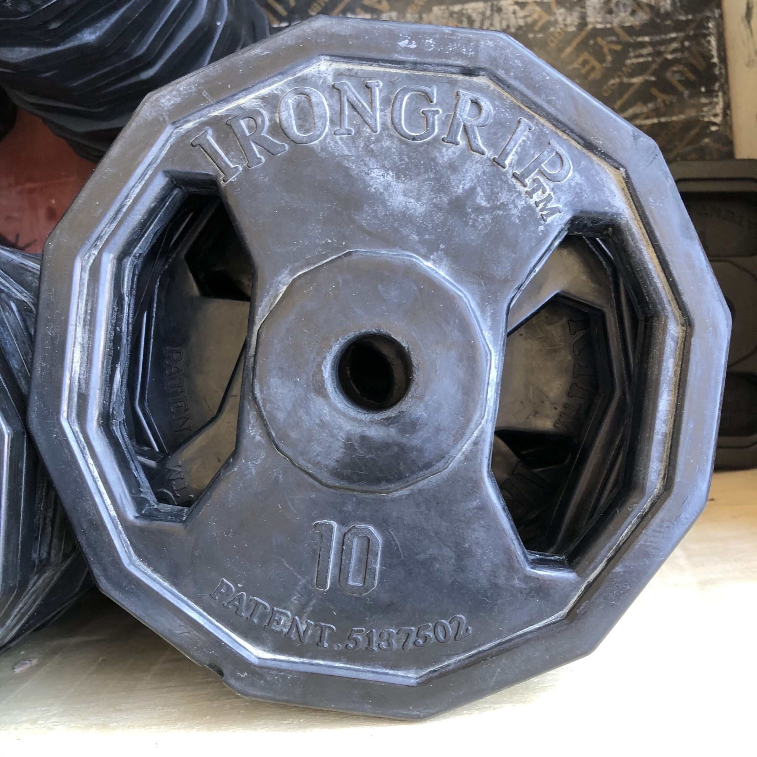 1 Diameter Hole - Iron Grip Rubber Plates (USED) - Primo Fitness